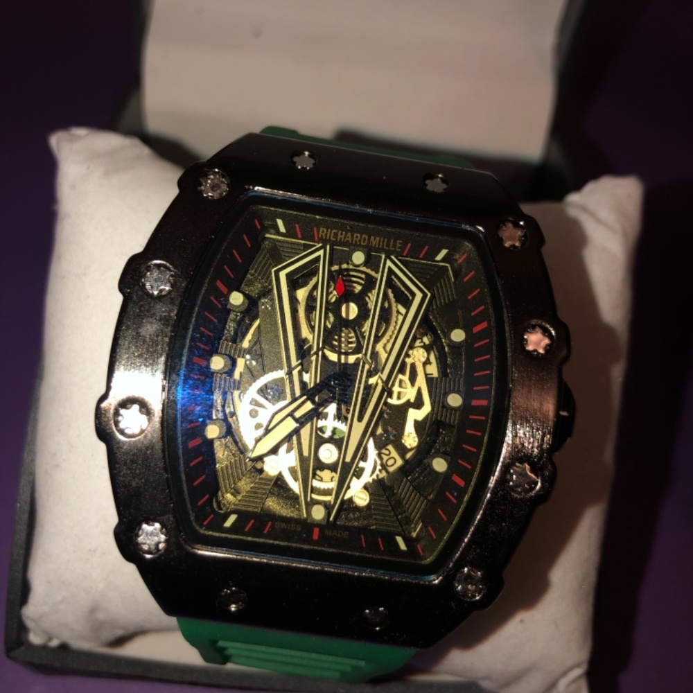 Luxury Watch - Picture 5 of 9